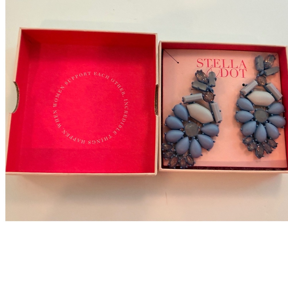 Stella & Dot Heck Yes Statement Earrings Lavender Blue Floral Drop E484LV